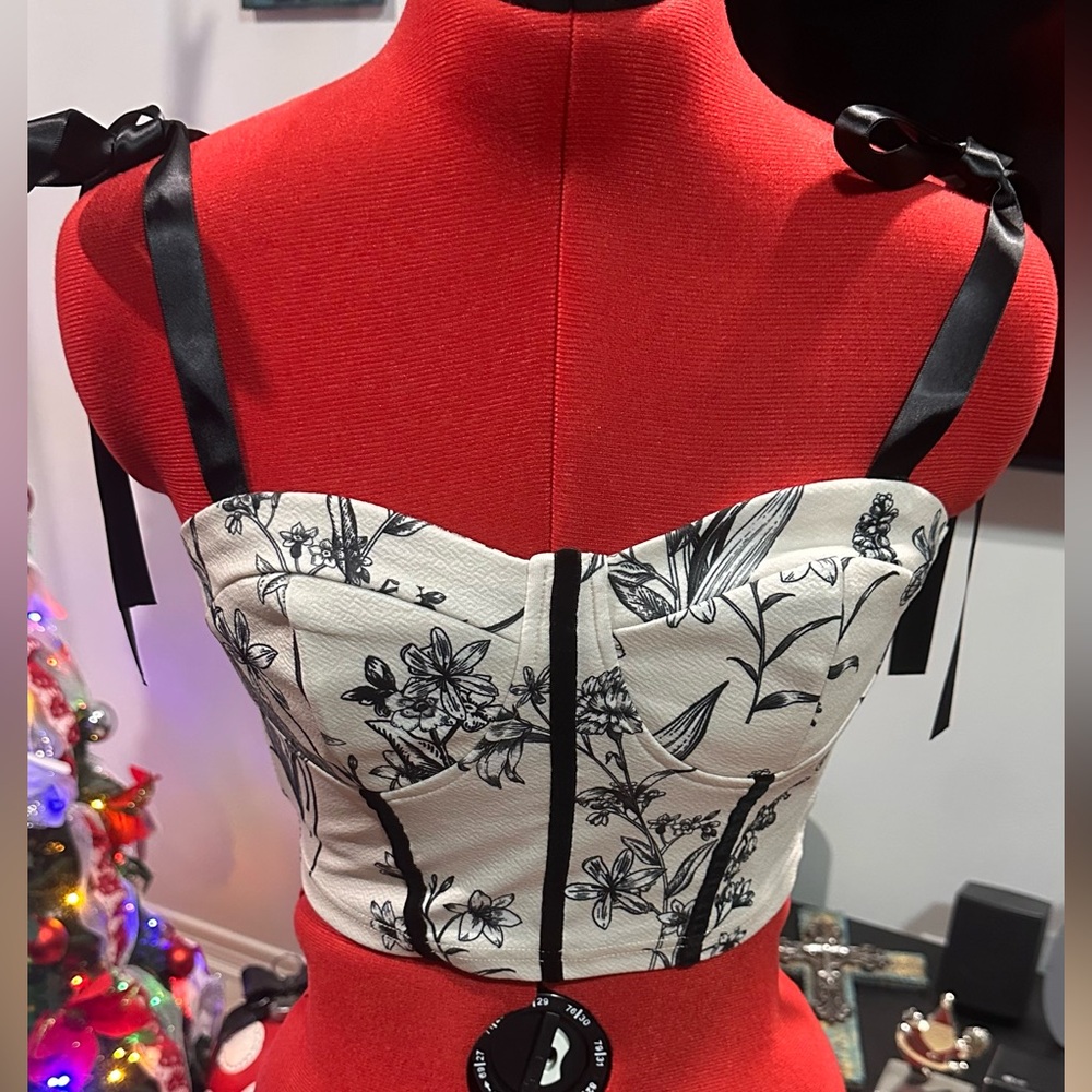 SHEIN Floral Print Top with Black Accents